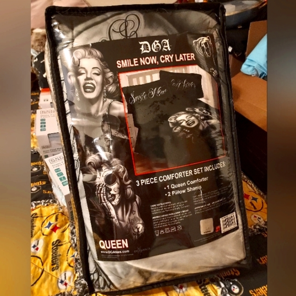 Marilyn monroe queen comforter